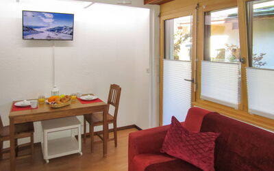Accommodation:&nbsp;Sungold 210.1