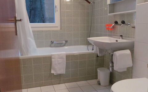 Kondor: Bathroom, Property, Tile, Room, Wall, Plumbing Fixture, Floor, Tap, Sink, Toilet