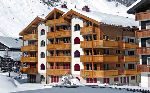 Breithorn: Snow, Building, White, World, Architecture, Slope, Mountain, Urban Design, House, Public Space