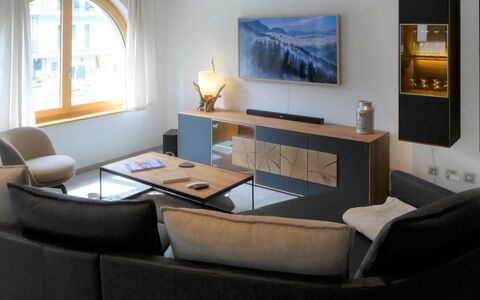 Breithorn: Table, Picture Frame, Furniture, Property, Couch, Building, Window, Comfort, Television, Studio Couch