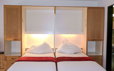 Accommodation:&nbsp;Pasadena 961.5