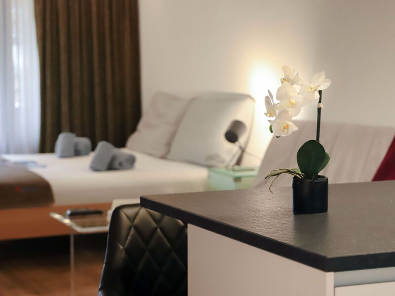 Accommodation:&nbsp;Pasadena 961.3
