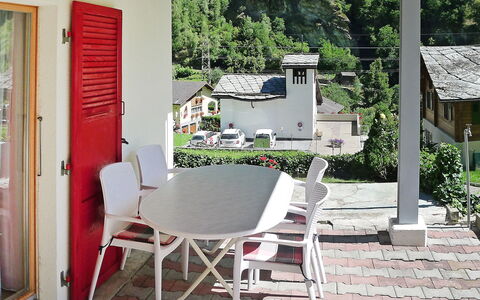 Christl: Property, House, Room, Furniture, Building, Table, Chair, Backyard, Home, Yard
