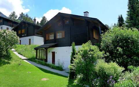 Allegra: Property, House, Home, Cottage, Building, Real Estate, Natural Landscape, Land Lot, Farmhouse, Estate