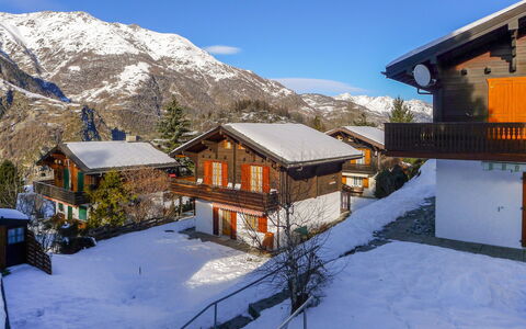 Allegra: Sky, Snow, Daytime, Building, Window, Cloud, Mountain, Slope, House, Cottage