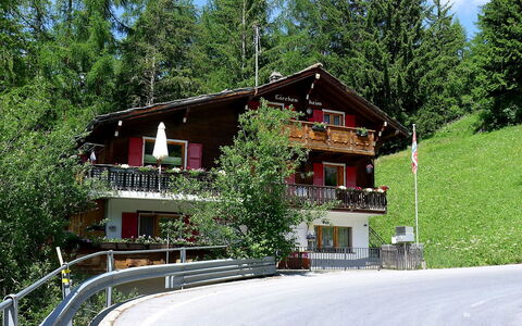 Lärchenheim: Property, House, Home, Real Estate, Building, Tree, Cottage, Architecture, Vacation, Landscape