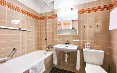 Accommodation:&nbsp;Ringstrasse Apt 225 900.7