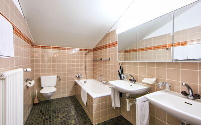 Accommodation:&nbsp;Ringstrasse Apt 421 900.49