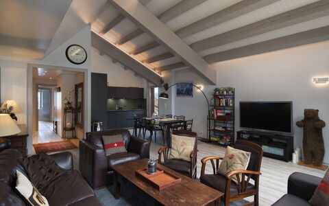 Accommodation:&nbsp;Tsaumiau A22 120.7