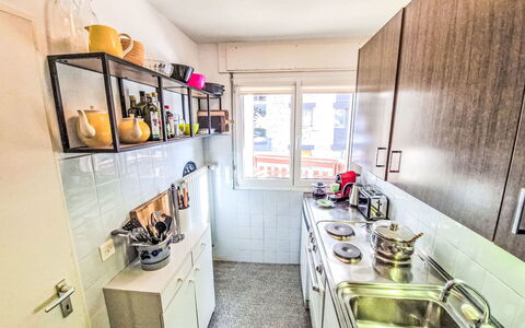 Crans-Montana 130: Major Appliance, Kitchen, Kitchen Appliance, Countertop, Kitchen Sink, Apartment, Cabinetry, Sink, Room, Kitchen Stove