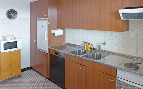 Crans-Montana 155: Room, Cabinetry, Property, Kitchen, Furniture, Countertop, Major Appliance, Building, House, Interior Design