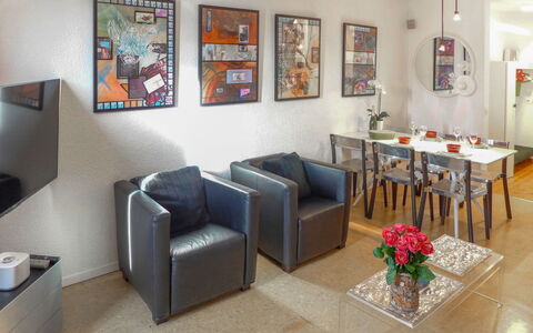 Accommodation:&nbsp;Jeanne D'Arc Apt. C-19 180.6