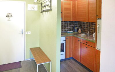 Accommodation:&nbsp;Jeanne D'Arc Apt. C-28 180.3