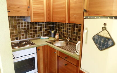 Accommodation:&nbsp;Jeanne D'Arc Apt. C-28 180.3