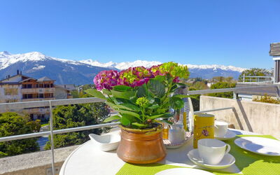 Accommodation:&nbsp;Jeanne D'Arc Apt. E-38 180.12