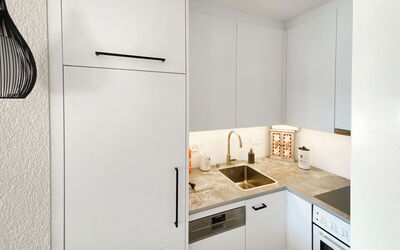 Accommodation:&nbsp;Jeanne D'Arc Apt. D-33 180.5
