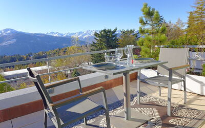 Accommodation:&nbsp;Jeanne D'Arc Apt. C-28 180.3