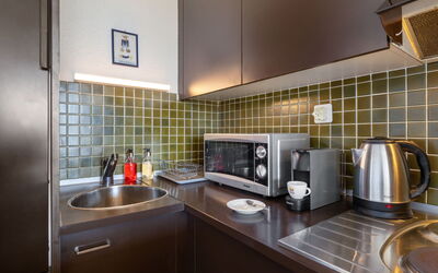 Accommodation:&nbsp;Jeanne D'Arc Apt. A-8 180.11