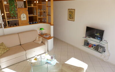 Accommodation:&nbsp;Jeanne D'Arc Apt. B-11 180.14