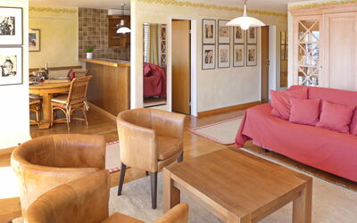 Accommodation:&nbsp;Jeanne D'Arc Apt. H-58 180.2