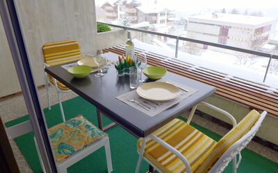 Accommodation:&nbsp;Jeanne D'Arc Apt. A-8 180.11