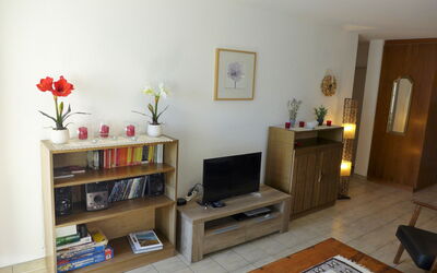 Accommodation:&nbsp;Jeanne D'Arc Apt. H2-49 180.1