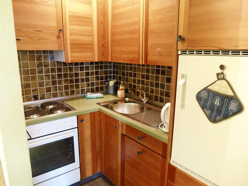 Accommodation:&nbsp;Jeanne D'Arc Apt. C-28 180.3
