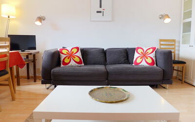 Farinet B 21 300.1: Furniture, Couch, Room, Living Room, Interior Design, Property, Sofa Bed, Floor, Table, Coffee Table