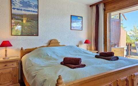 Yuca B Apt. 28: Furniture, Interior Design, Wood, Floor, Room, Ceiling, Flooring, Bedroom, Bed, Lighting