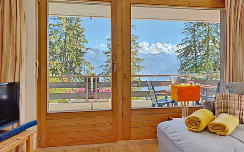 Yuca B Apt. 28: Furniture, Wood, Interior Design, Room, Chair, Ceiling, Hardwood, Resort, Eco Hotel, Wood Stain
