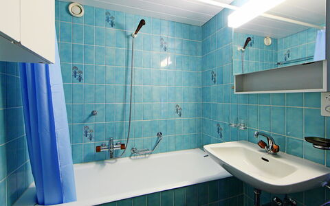 Crans-Montana 320: Bathroom, Tile, Room, Turquoise, Property, Tap, Interior Design, Aqua, Ceiling, Architecture