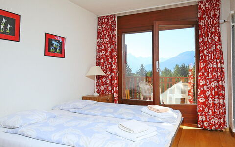 Crans-Montana 353: Bedroom, Bed, Room, Furniture, Property, Bed Sheet, Interior Design, Bed Frame, Red, Wall