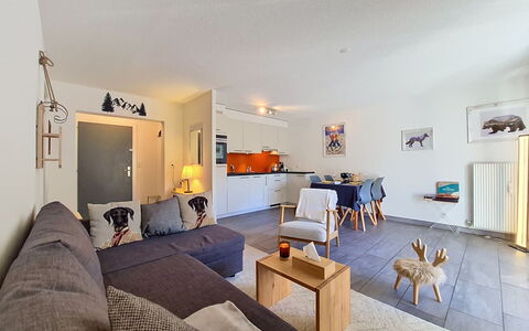 Accommodation:&nbsp;Armorial Est 48 388.5