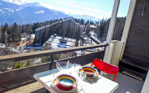 Les Orzières 417: Hill Station, Balcony, Winter, Chair, Alps, Glacial Landform, Mountain Village, Outdoor Furniture