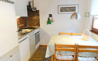 Accommodation:&nbsp;Aragon T100 300.33