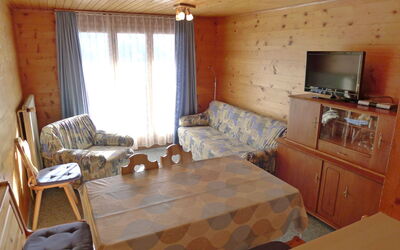 Weisshorn 200.4: Room, Property, Furniture, Building, Interior Design, House, Living Room, Real Estate, Floor, Table