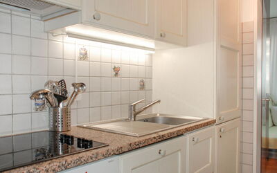 Lido App. 46 2.1: Tap, Cabinetry, Kitchen Sink, Countertop, Sink, Plumbing Fixture, Building, Kitchen, Wood, Interior Design