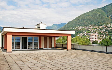 Locarno 410: Property, Building, House, Real Estate, Home, Architecture, Sky, Roof, Facade, Residential Area