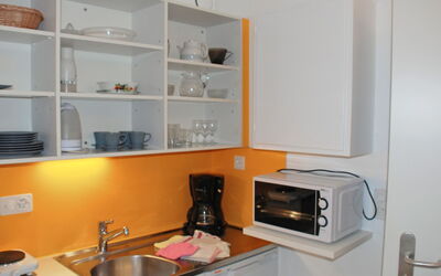 App. 5 100.5: Room, Property, Kitchen, Microwave Oven, Cabinetry, Shelf, Furniture, Small Appliance, Home Appliance, Countertop