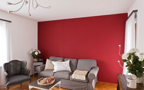 Accommodation:&nbsp;Suite 200.18