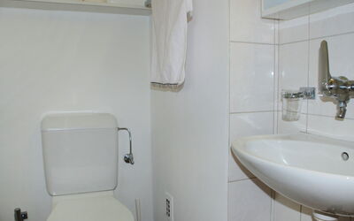 Accommodation:&nbsp;Large Suite 200.20