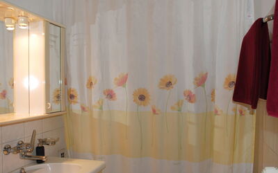 Accommodation:&nbsp;Large Suite 200.20