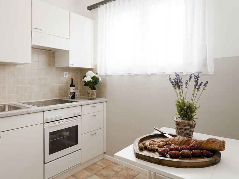 Accommodation:&nbsp;Double Room 200.2