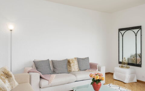 Accommodation:&nbsp;Suite Modern 250.17