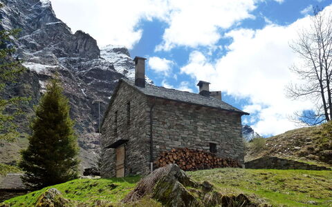Rustico Dara Cotta: Highland, Mountainous Landforms, Mountain, Mountain Range, Fell, Wilderness, Alps, Cottage, House, Sky