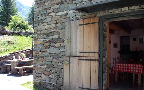 Rustico Dara Cotta: Property, Wall, Building, House, Door, Cottage, Room, Architecture, Wood, Window
