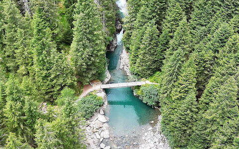 Rustico Dara Cotta: Water Resources, Water, Body Of Water, Nature, Watercourse, Forest, Riparian Zone, Bank, Wilderness