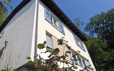 Christa: Plant, Building, Sky, Window, Tree, Cottage, House, Siding, Facade, Rural Area