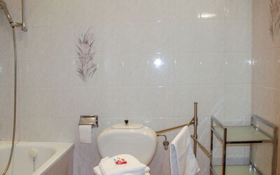 Accommodation:&nbsp;Residenza Monte Bré - Apt.004 Haus1 102.28