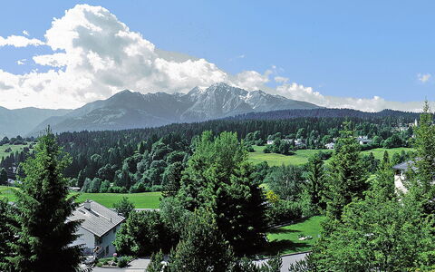 Flims 200: Building, Daytime, Apartment, City, Residential Area, Neighbourhood, Condominium, Urban Design, Mixed-Use